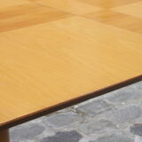 Postmodern round extendable dining table by Arnold Merckx for Arco, The Netherlands 1980s.