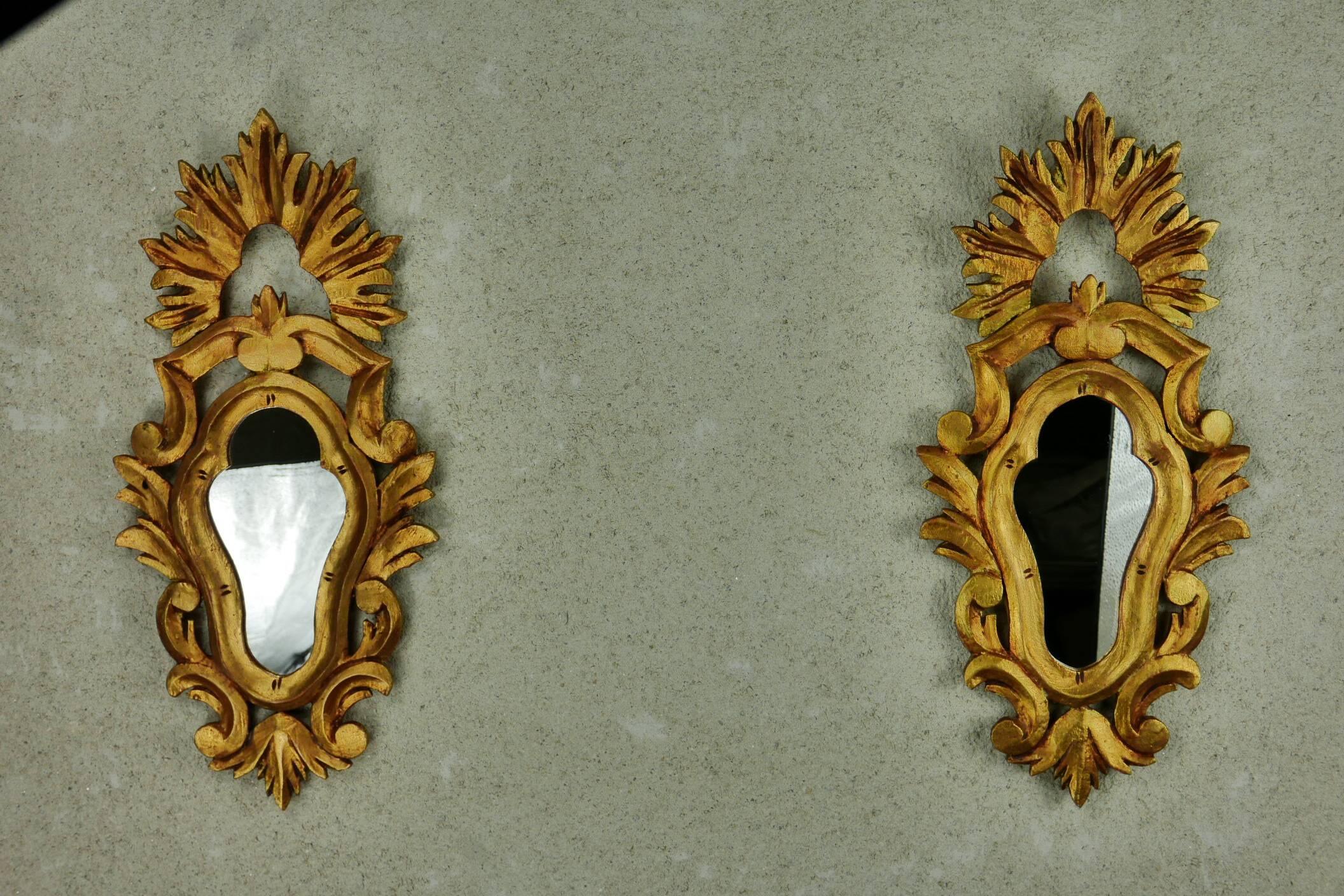 Paire de miroir bois doré.