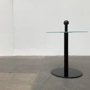 Table d'appoint postmoderne vintage d'Ikea
