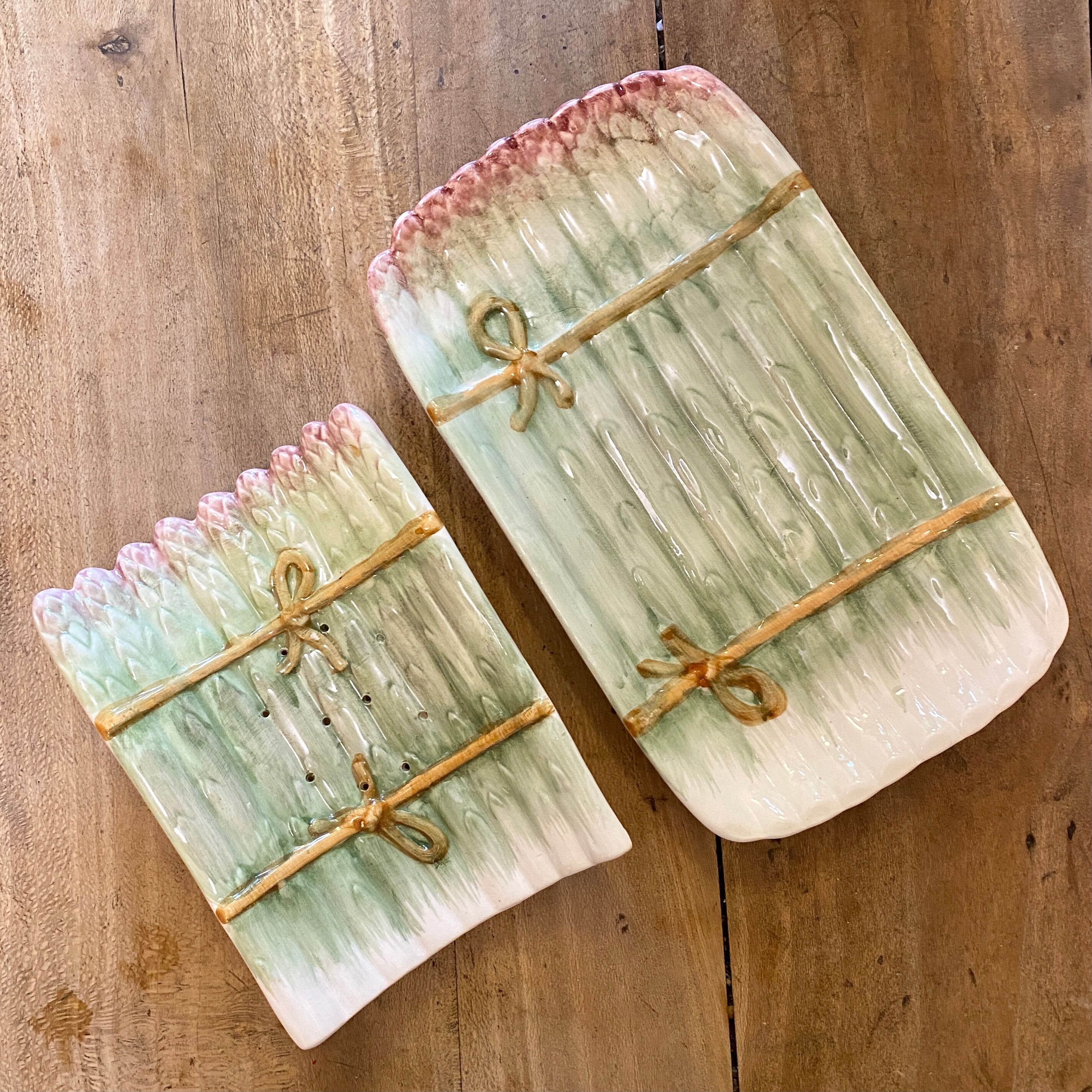 Dish and strainer with vintage slurry