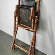 1970s French Folding Safari Chair in Teak, Black Leather and Brass