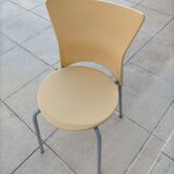 Chaise plastique couleur