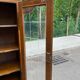 Vitrine Louis XV en bois signée Riskoff