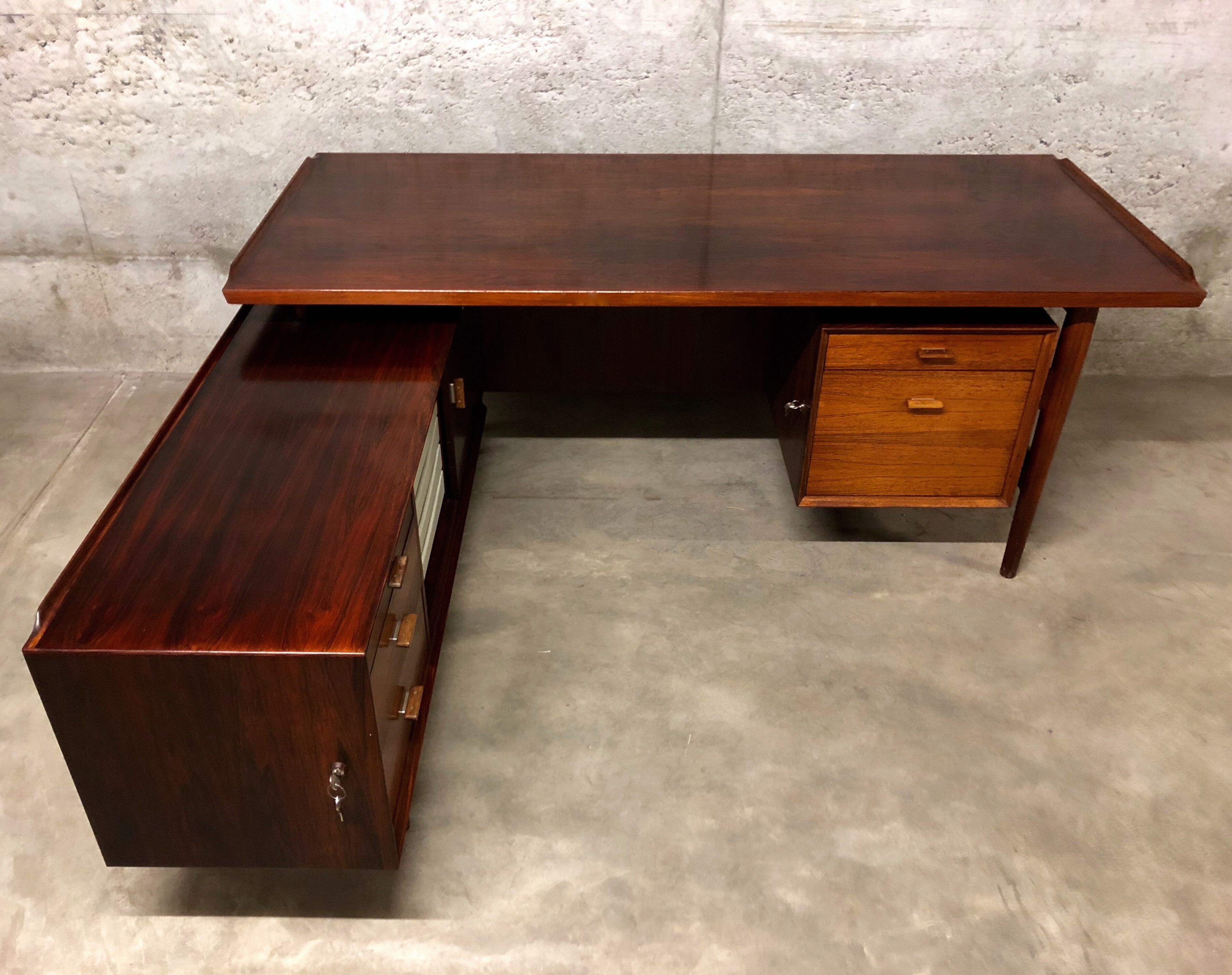 Executive desk in rosewood by Arne Vodder for Sibast Møbler