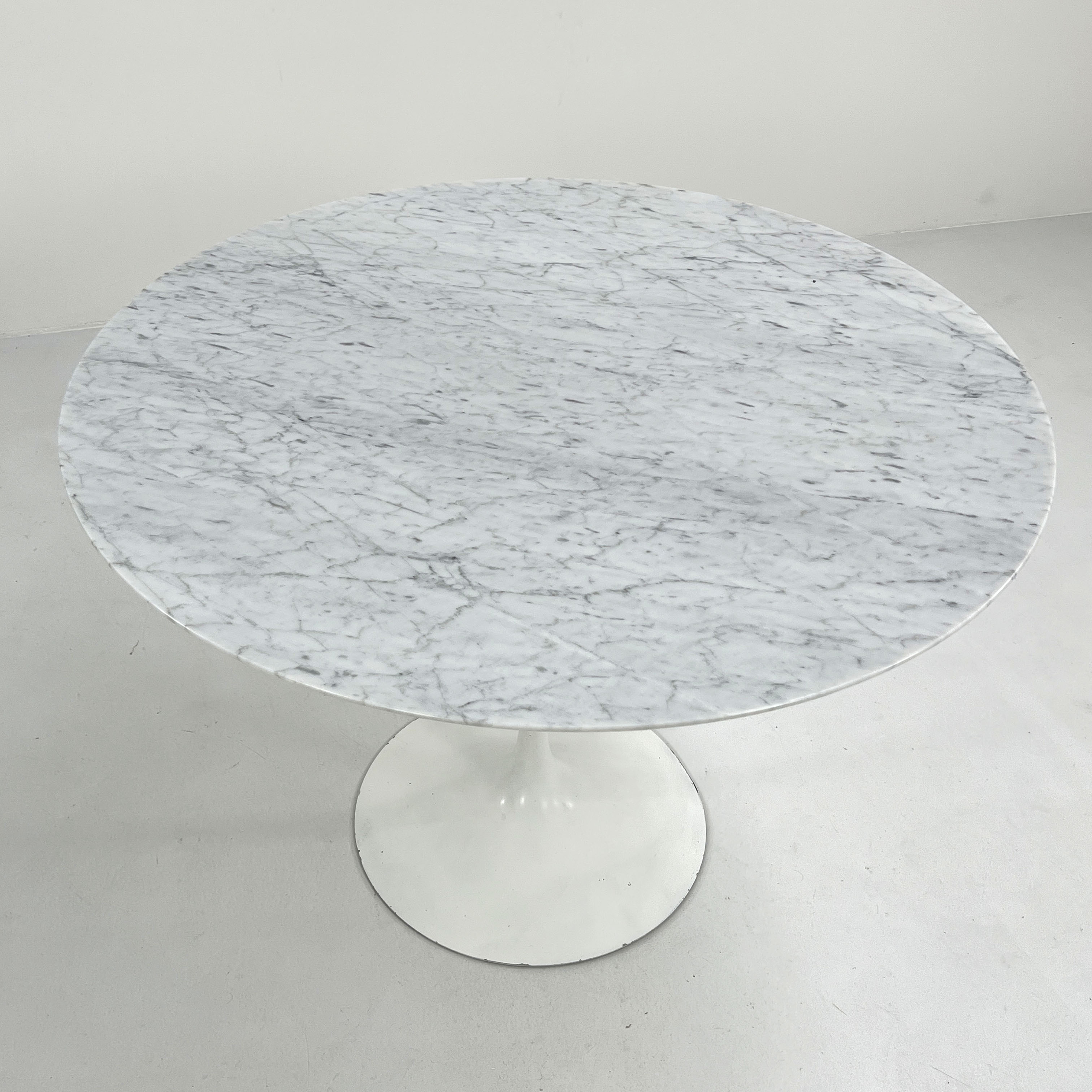 Tulip marble table 107cm by Eero Saarinen for Knoll 1970
