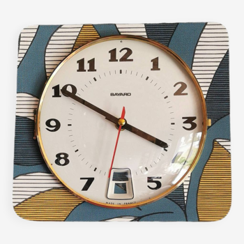 Horloge vintage pendule murale silencieuse années 70 "Bayard rayé bleu blanc ocre"
