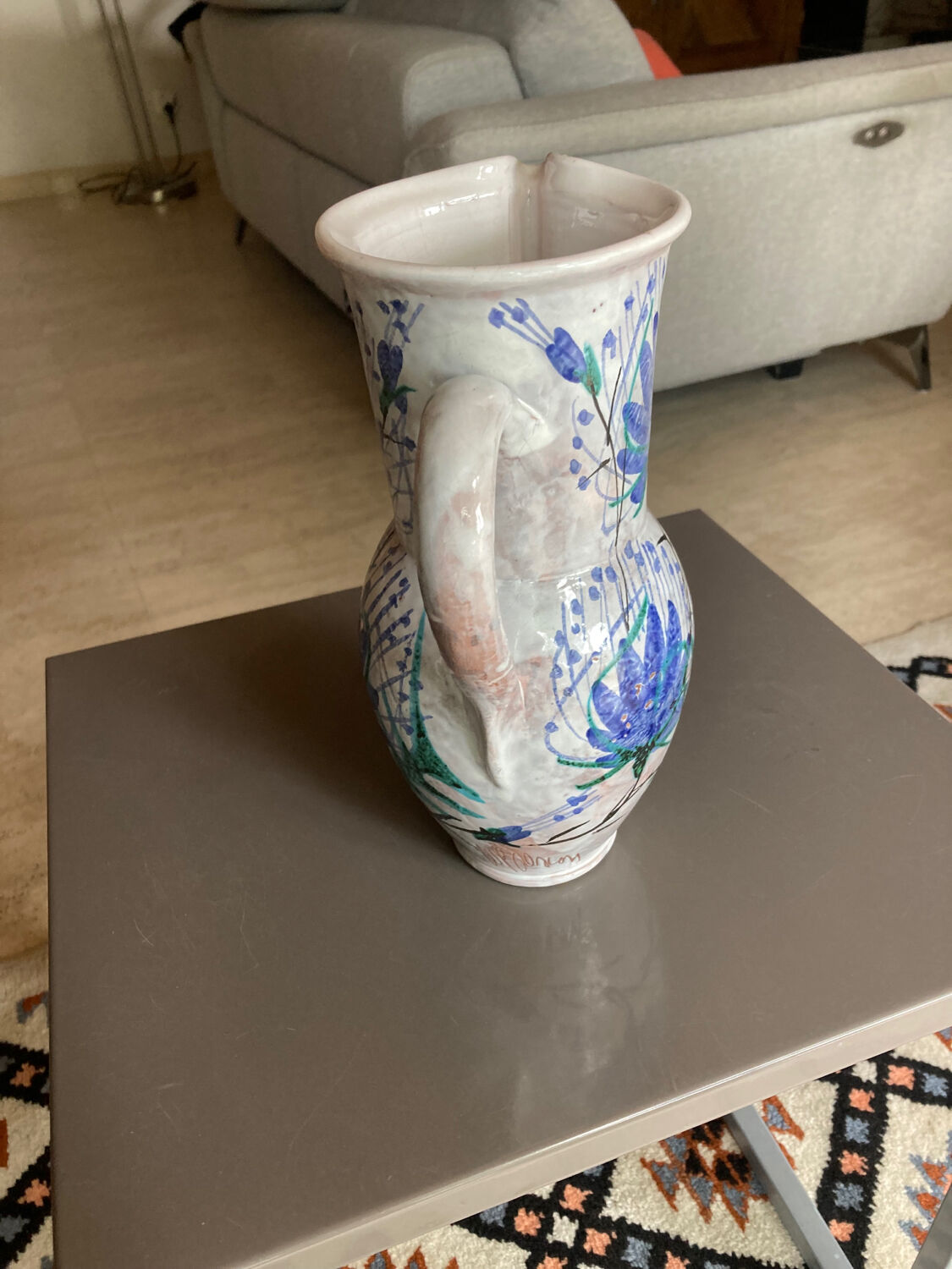 Cruche en ceramique signée Le Brescon