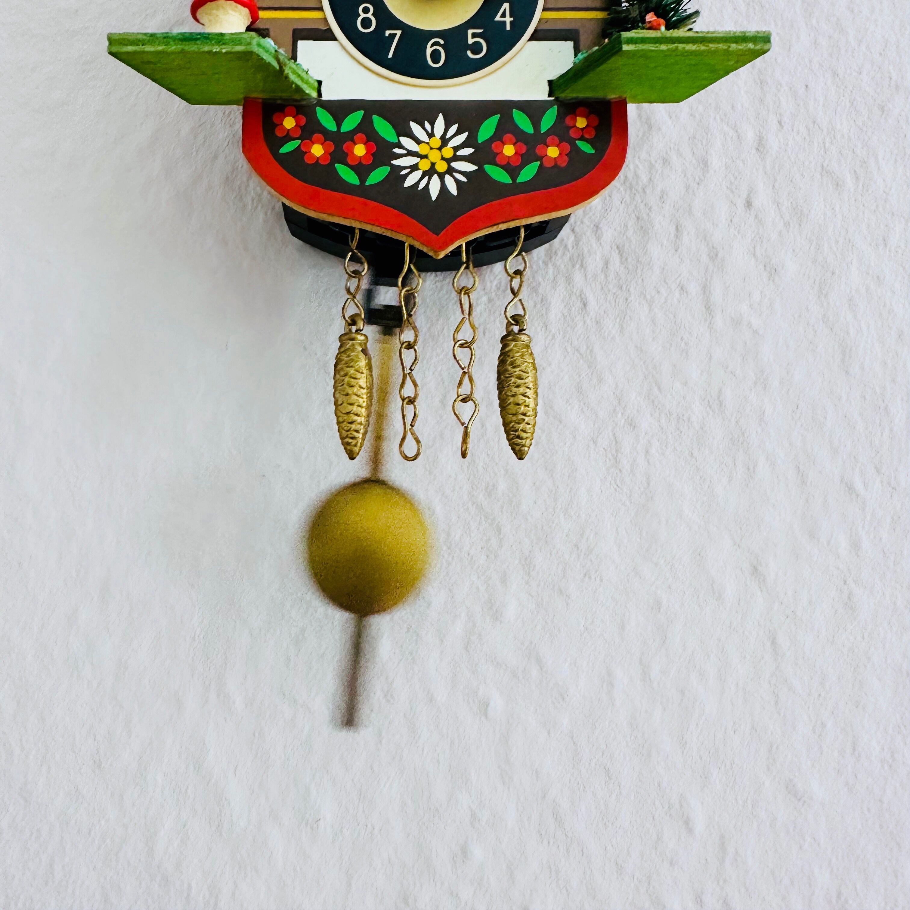 Vintage cuckoo clock, Engstler