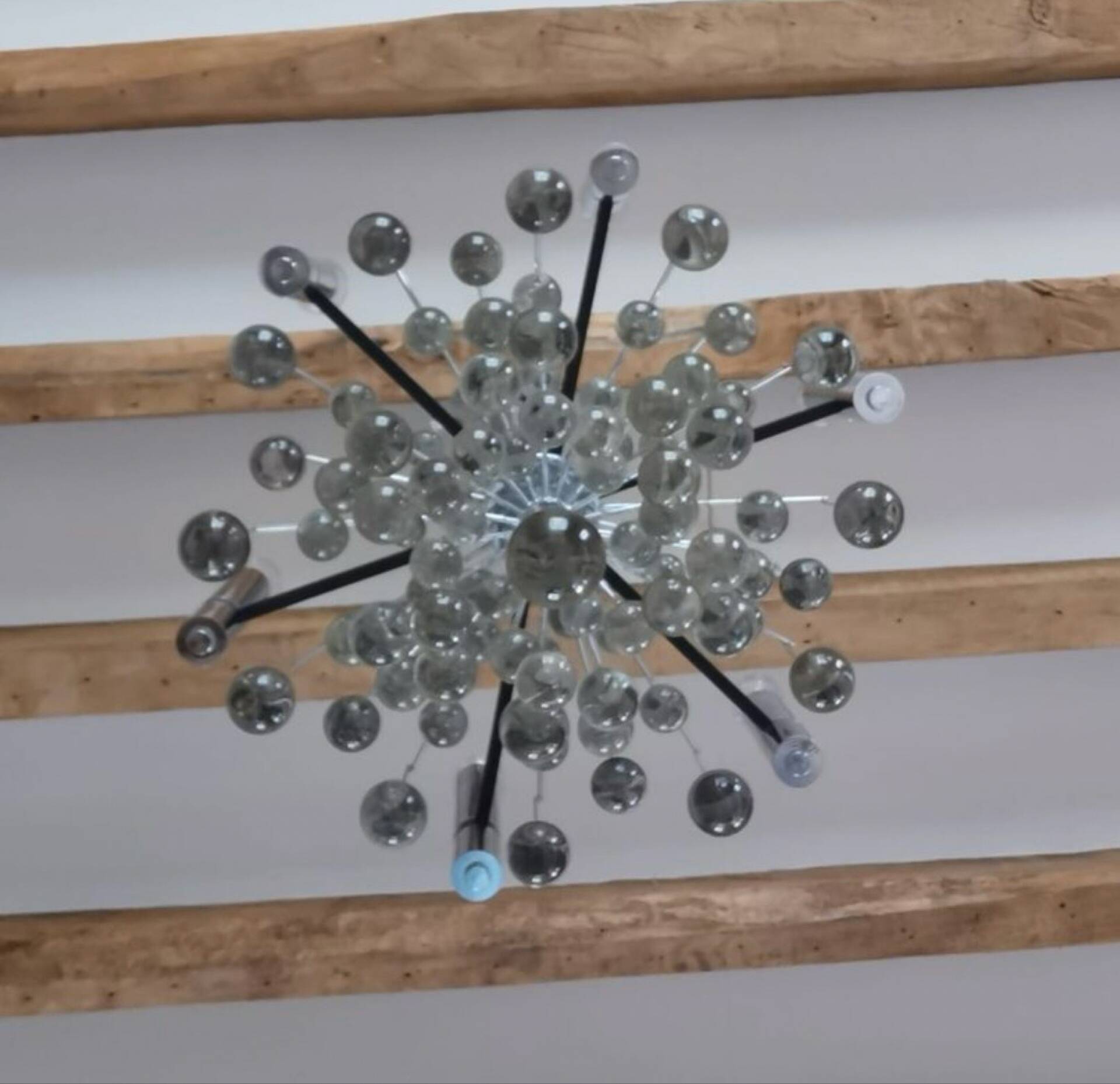 Chandelier with 79 Murano glass drops