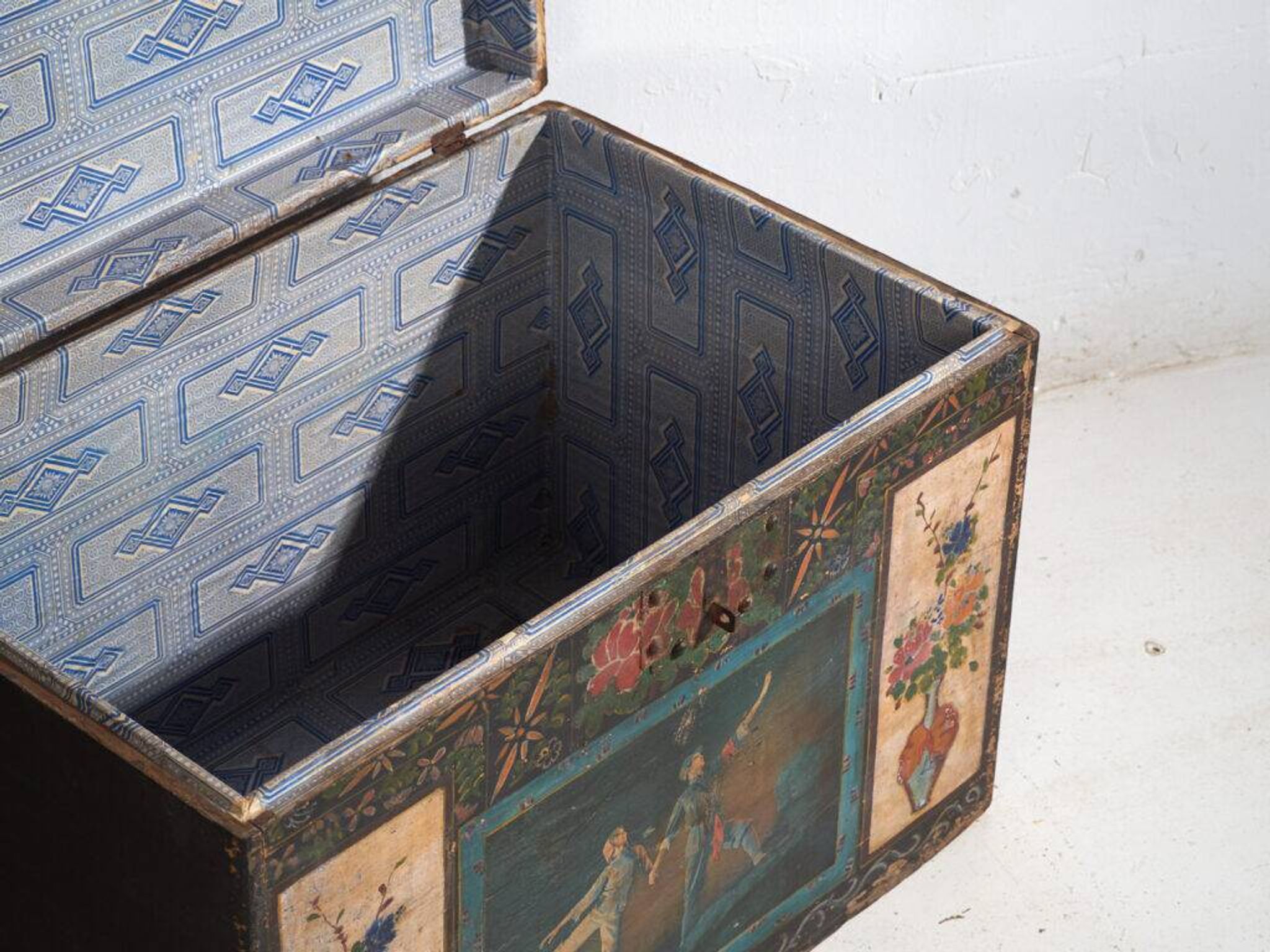 Antique Chinese chest painted in pine wood – China, circa 1900
