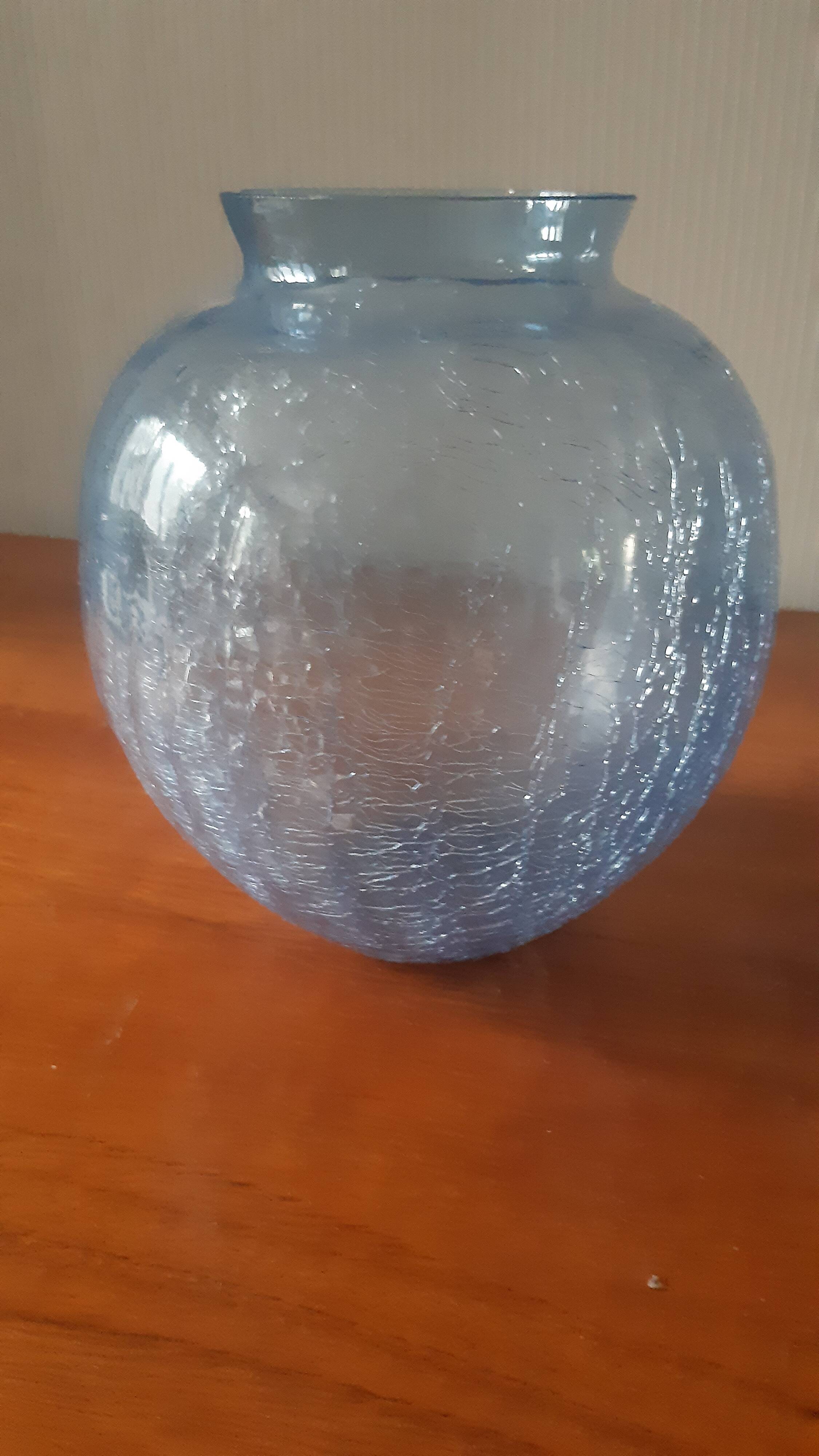 Cracked glass ball vase