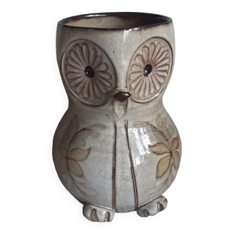 Zoomorphic owl-shaped vase