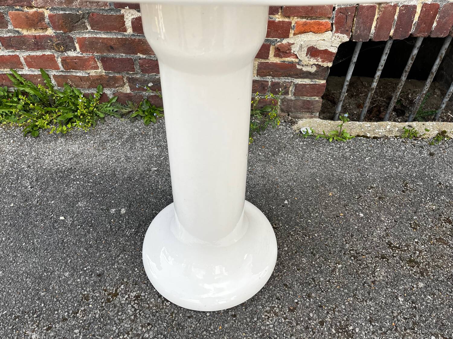 Vintage ceramic console