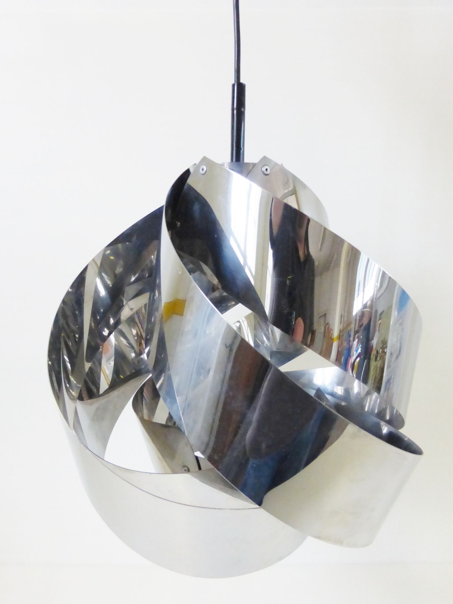 Suspension giant spiral-shaped chandelier in chrome 1970 vintage space age pop 70's seventies during light