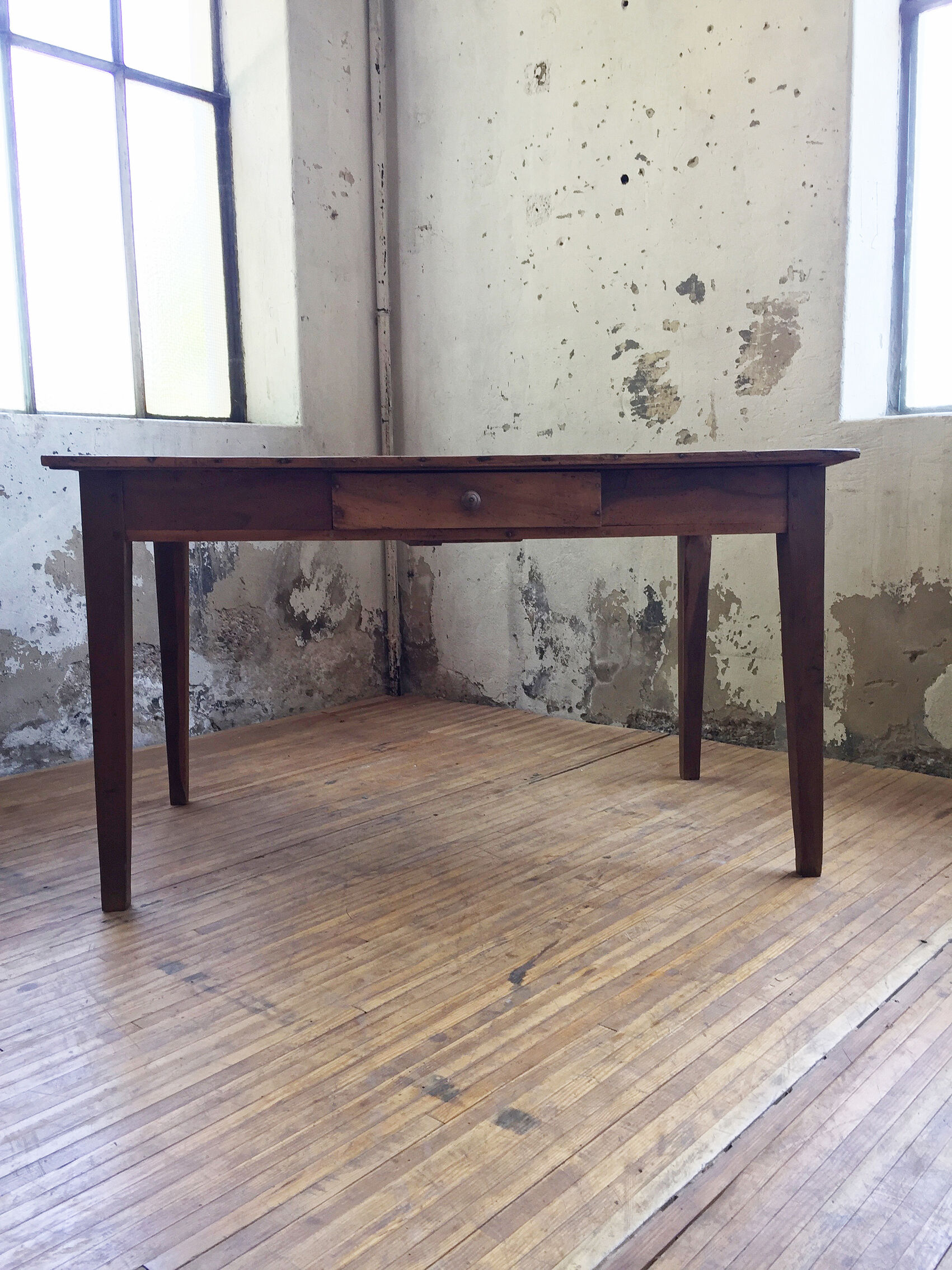 Table de ferme en noyer