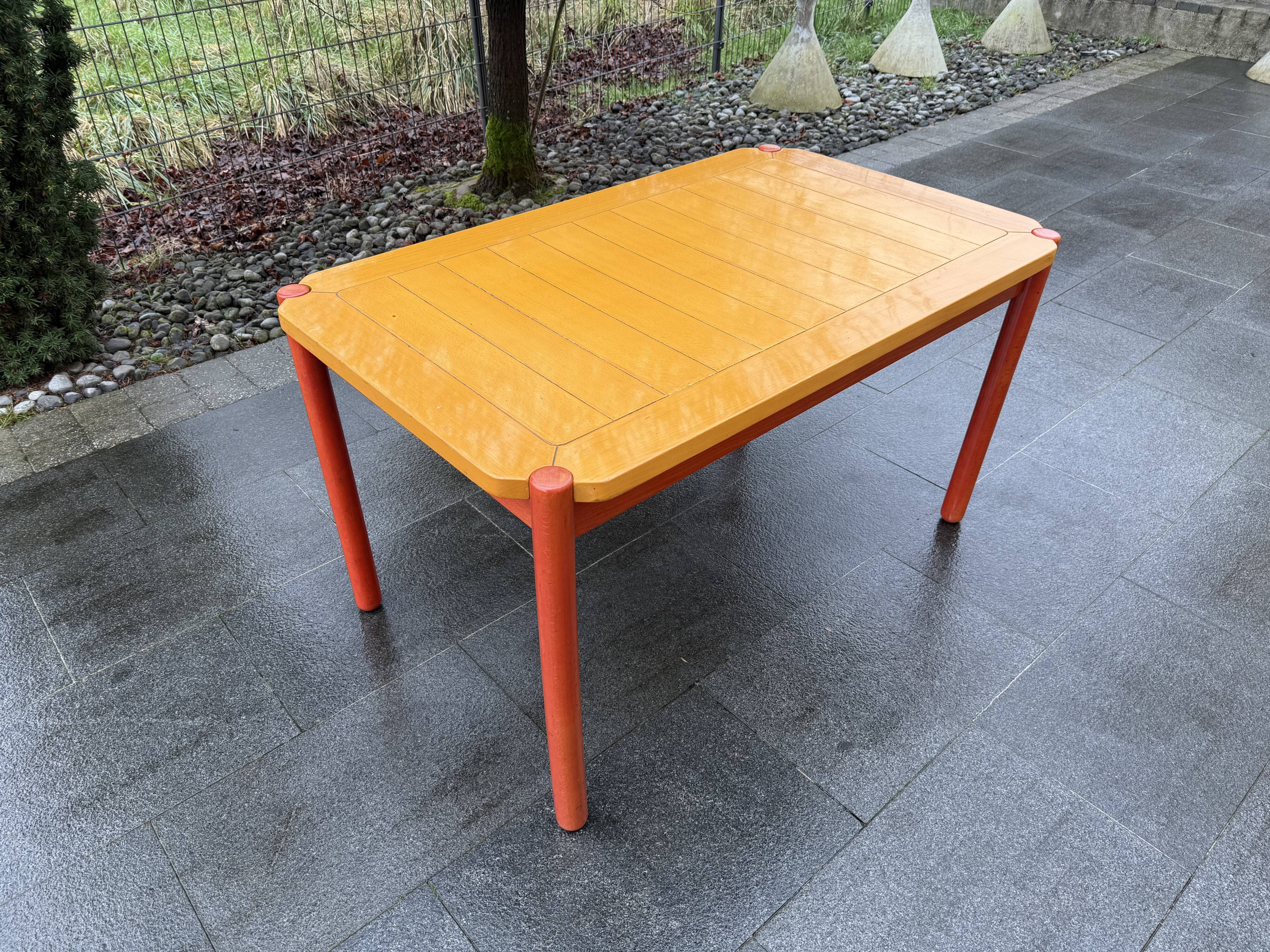 Tables à manger Vico Magistretti année 1960