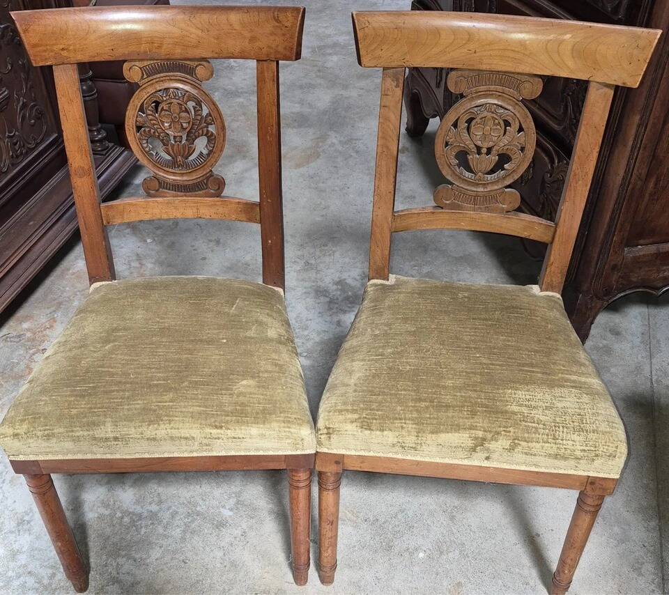 Paire de chaises d’époque Restauration, en noyer