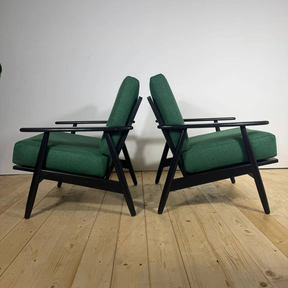 Pair of Danish armchairs from the 1960s – Mid-century seats in teak and fabric