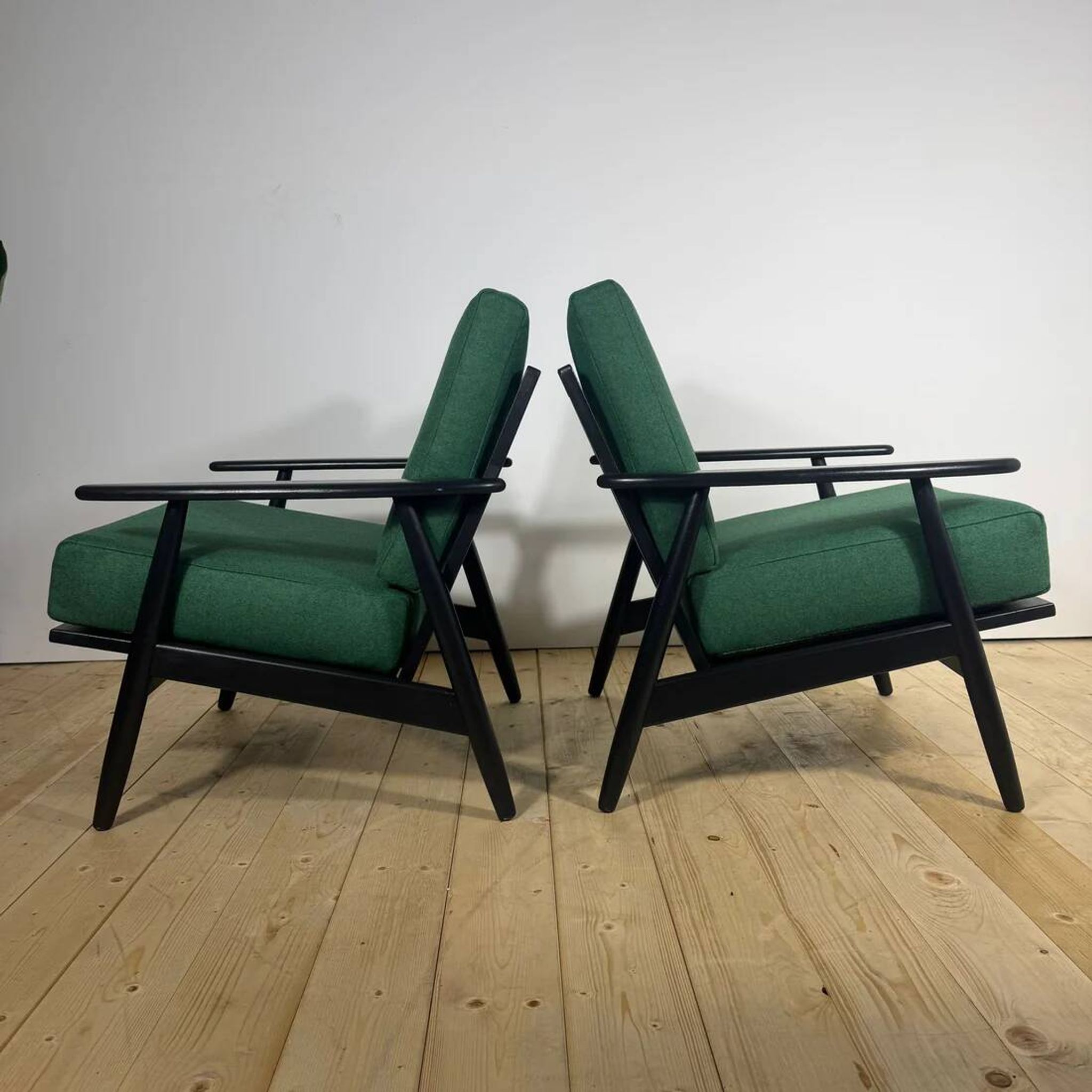 Pair of Danish armchairs from the 1960s – Mid-century seats in teak and fabric