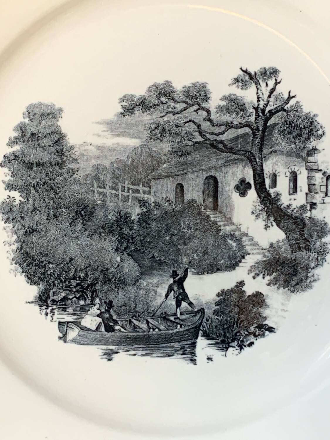 Neuf assiettes à dessert anciennes Boch La Louvière