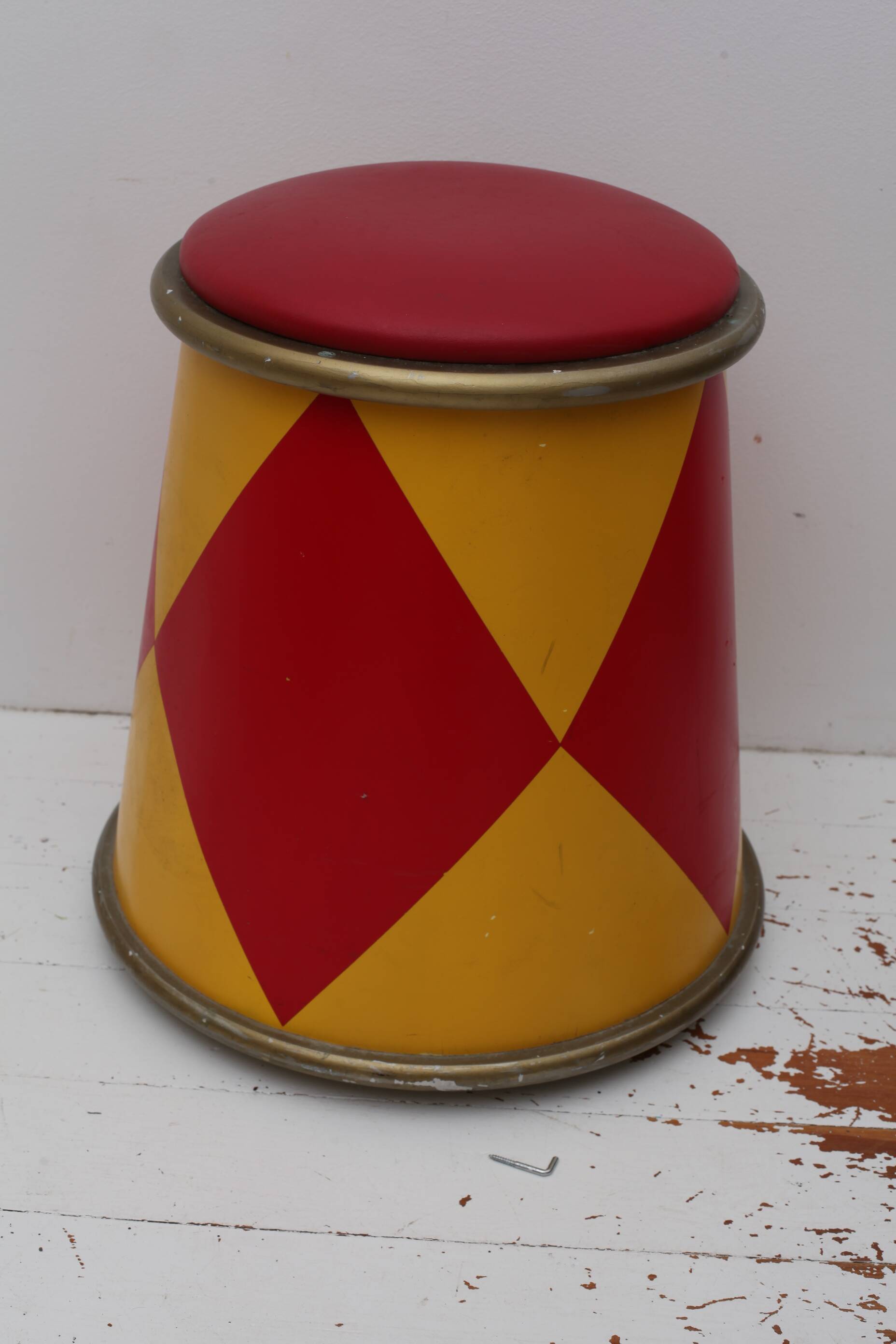 Circus stool pouf