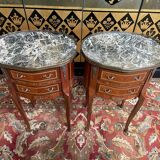 Paire de tables de chevets en marqueterie de style Louis XV