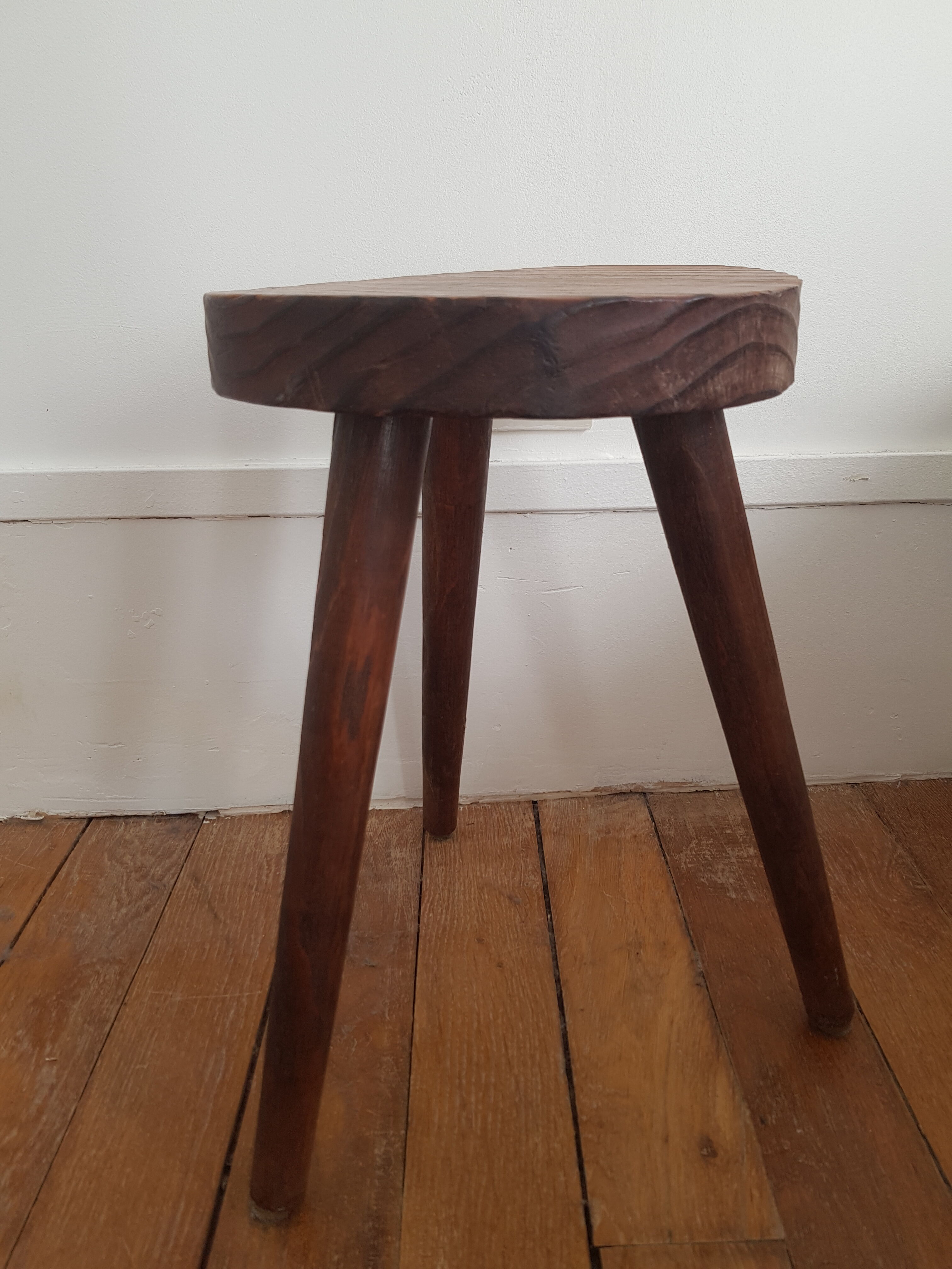 Tripod stool