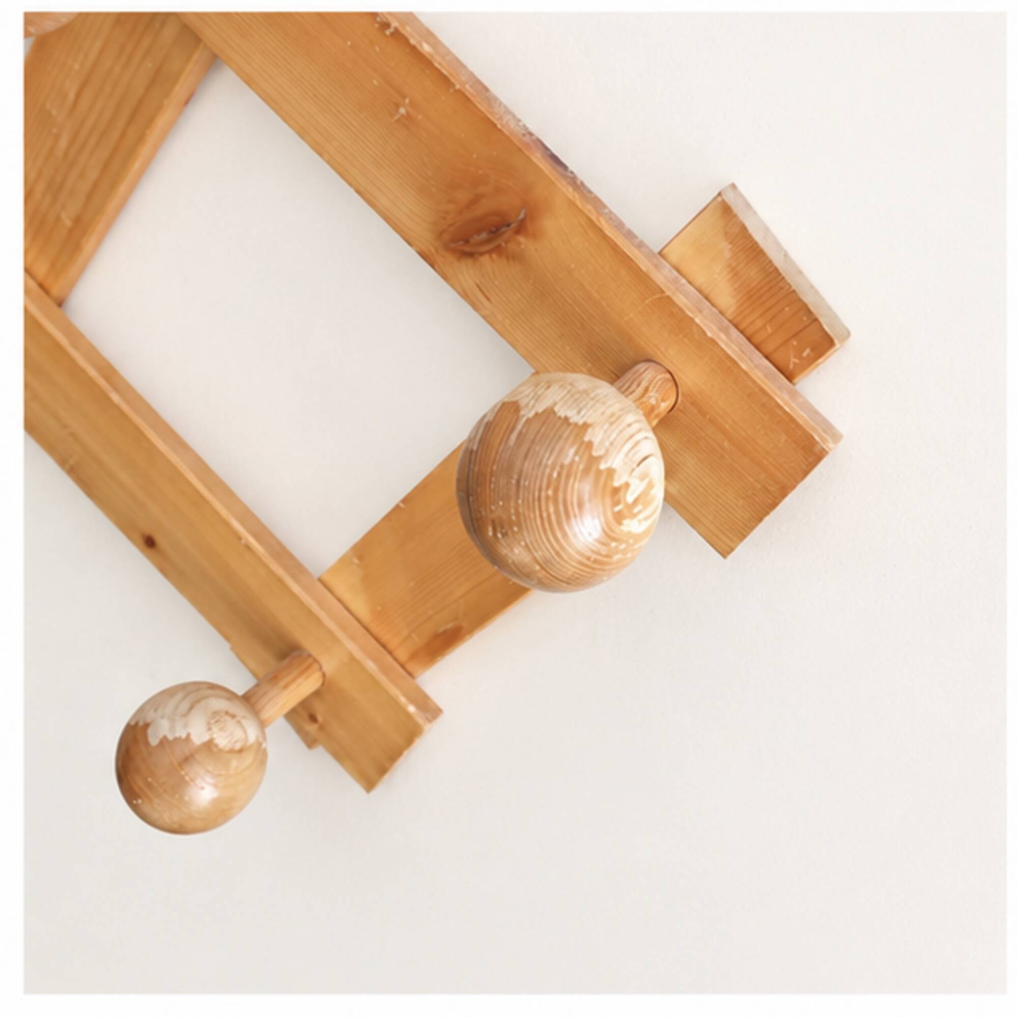 Extendable wall coat rack in light wood, 1980s.