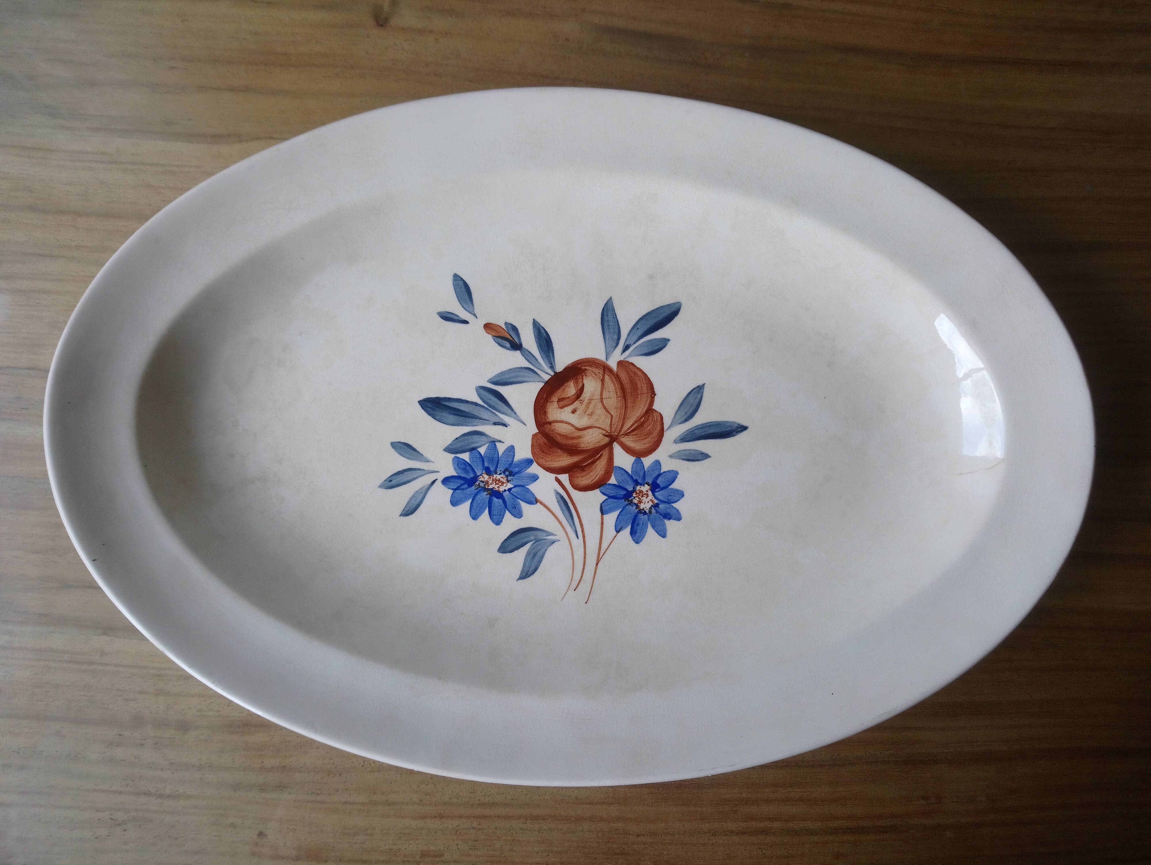 Plat ovale décor floral Digoin Sarreguemines