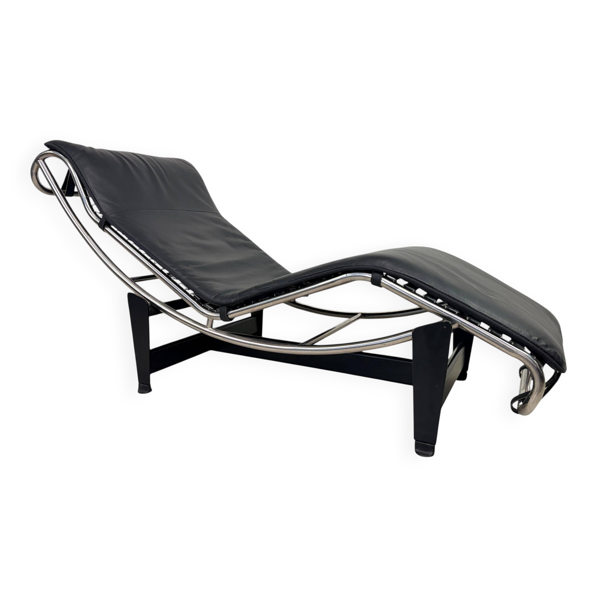 Vintage LC4 Chaise Longue by Le Corbusier in black leather