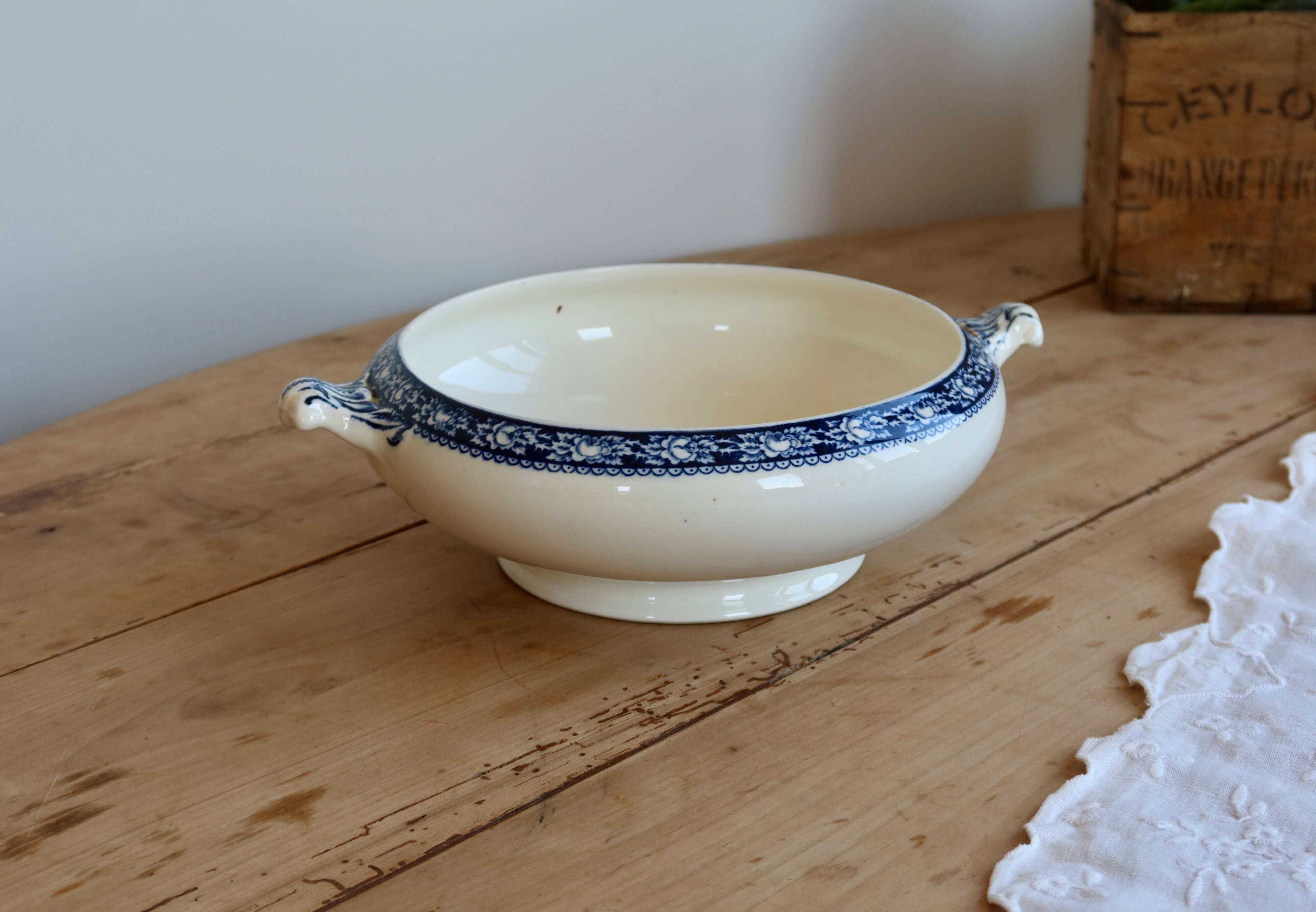 Vintage soup tureen body, Great Universal British ironstone.