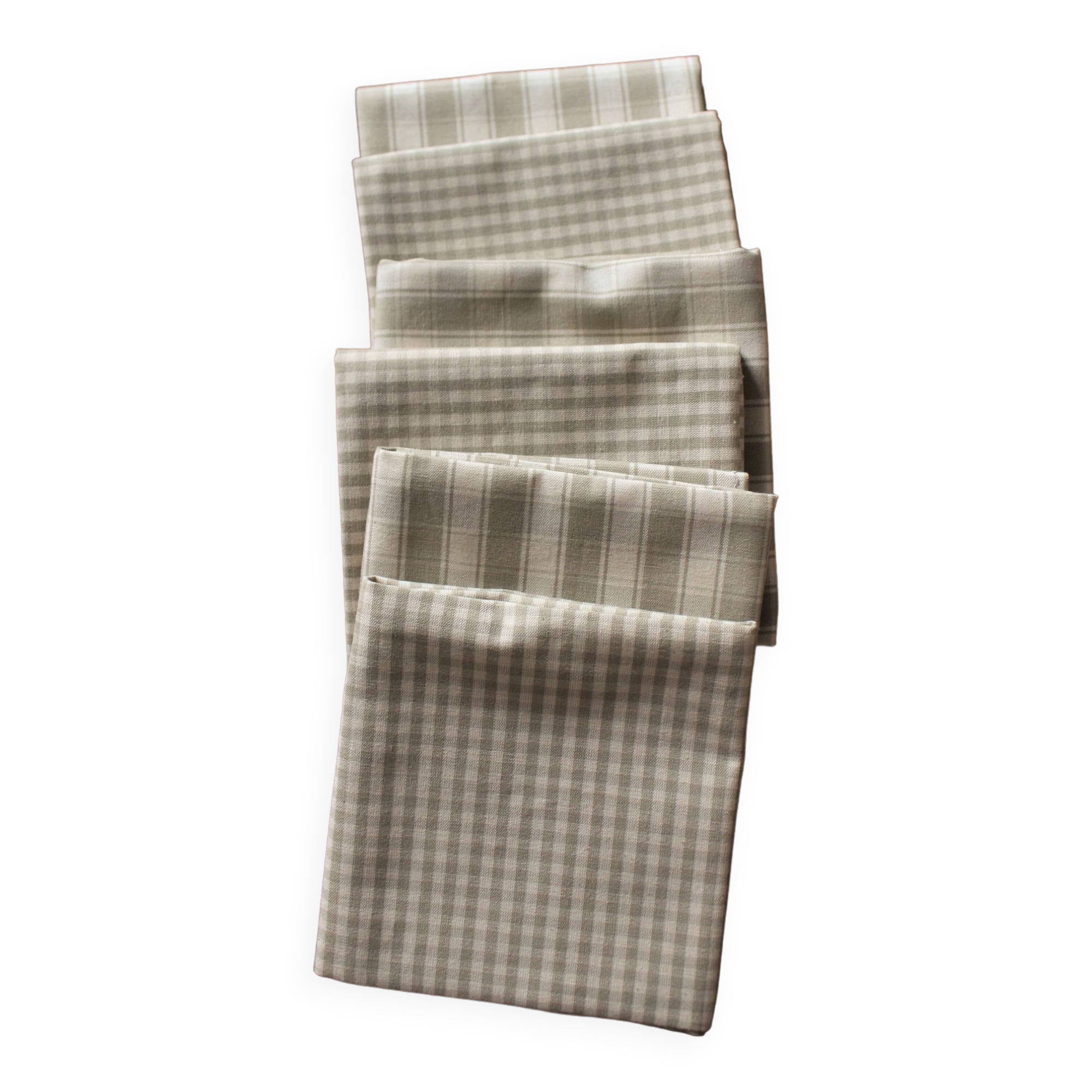 Lot 6 gingham cotton napkins and beige linen tiles