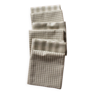 Lot 6 gingham cotton napkins and beige linen tiles
