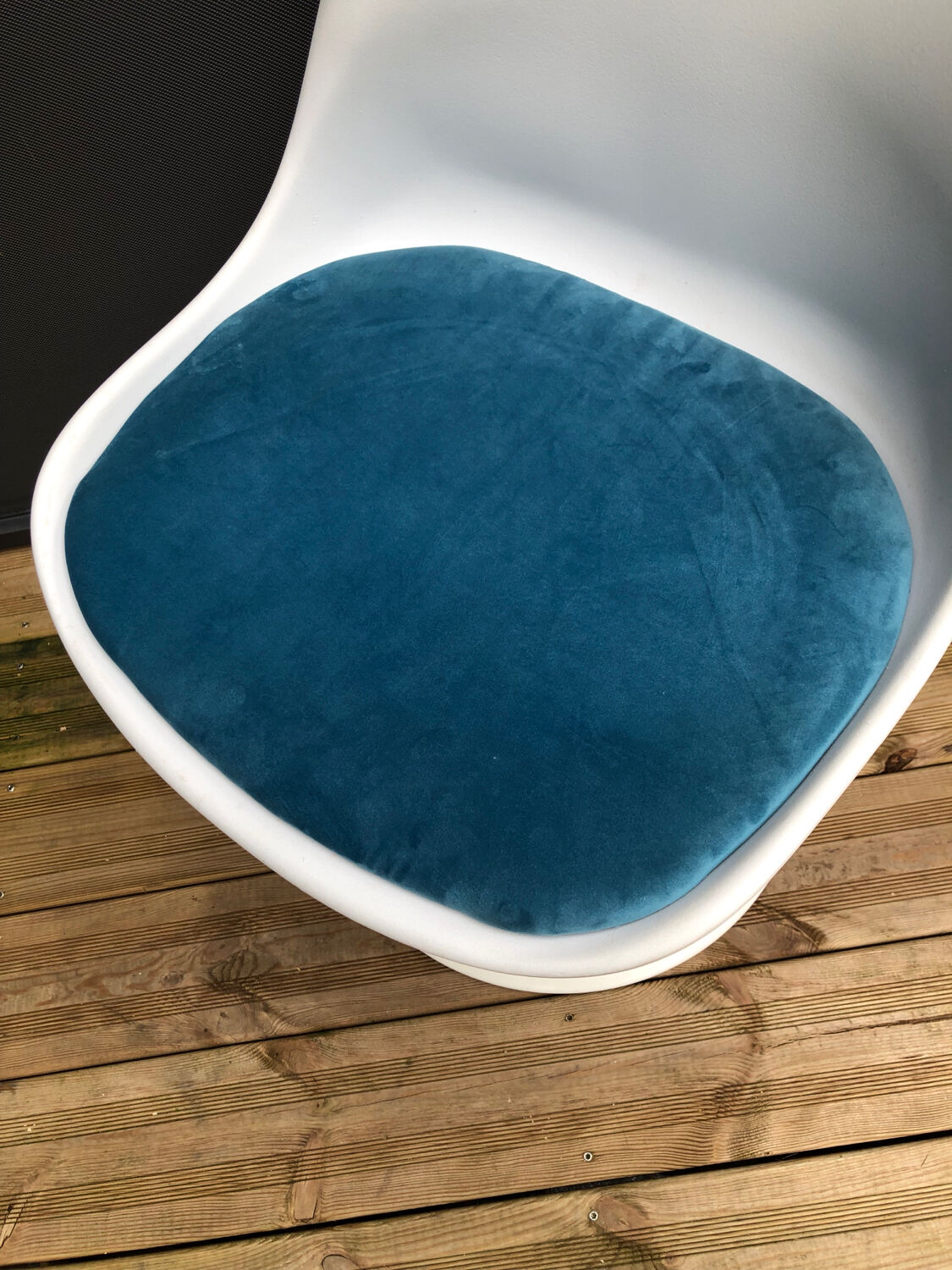 Blue tulip chair