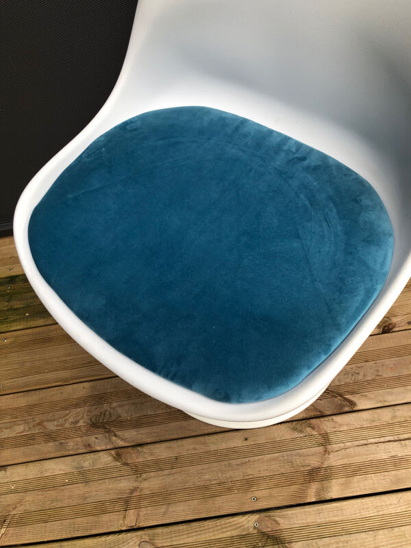 Chaise tulipe bleue