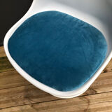 Blue tulip chair