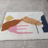 Traditional handwoven Beni Ourain Berber rug, size 150 x 250 cm.