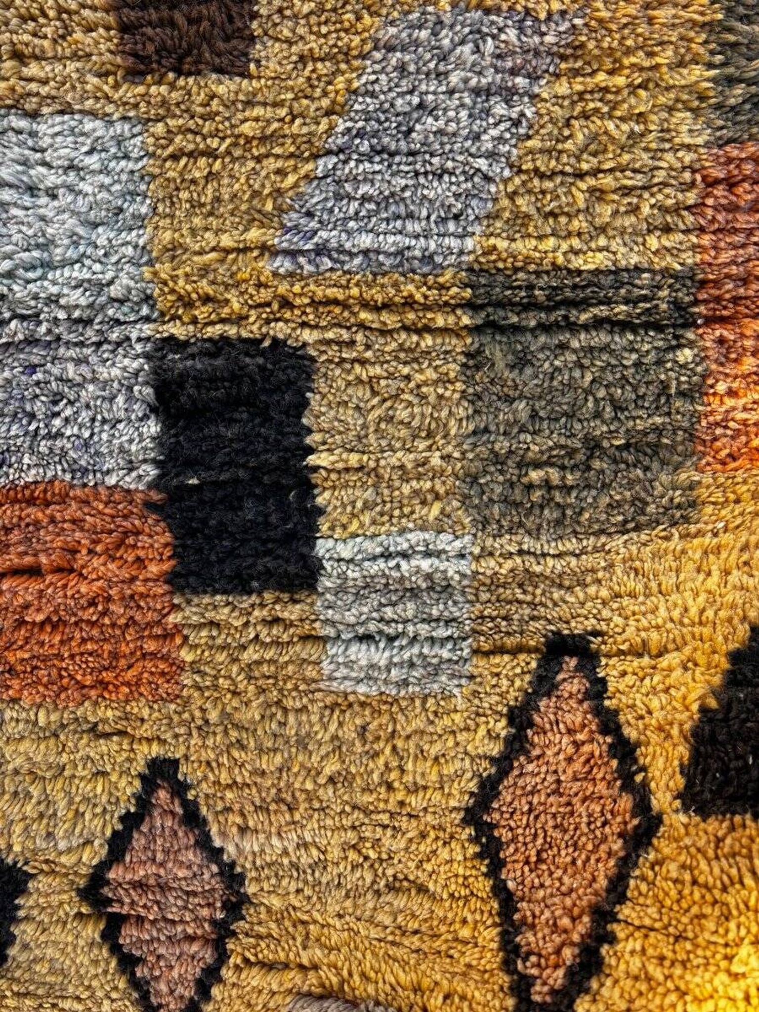 Tapis jaune moderne berbere marocain en laine
