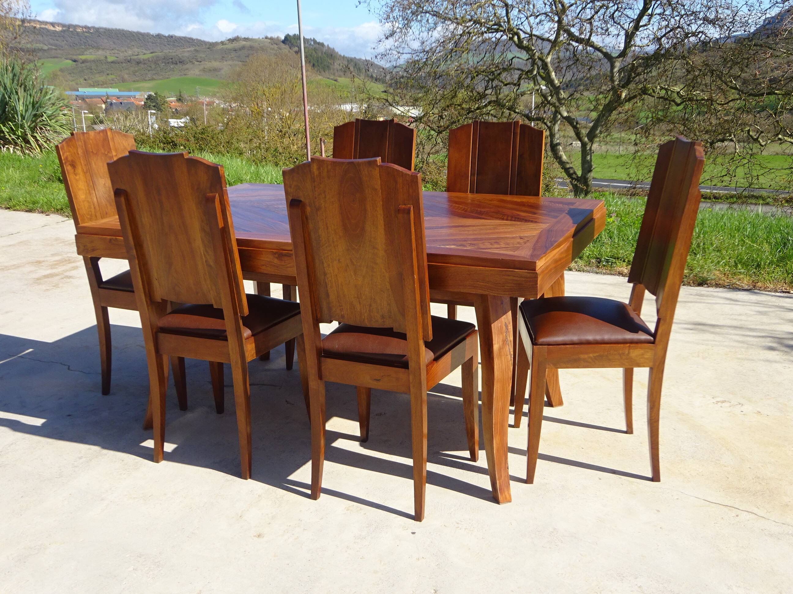 Walnut table with wood marquetry, 2 extensions.