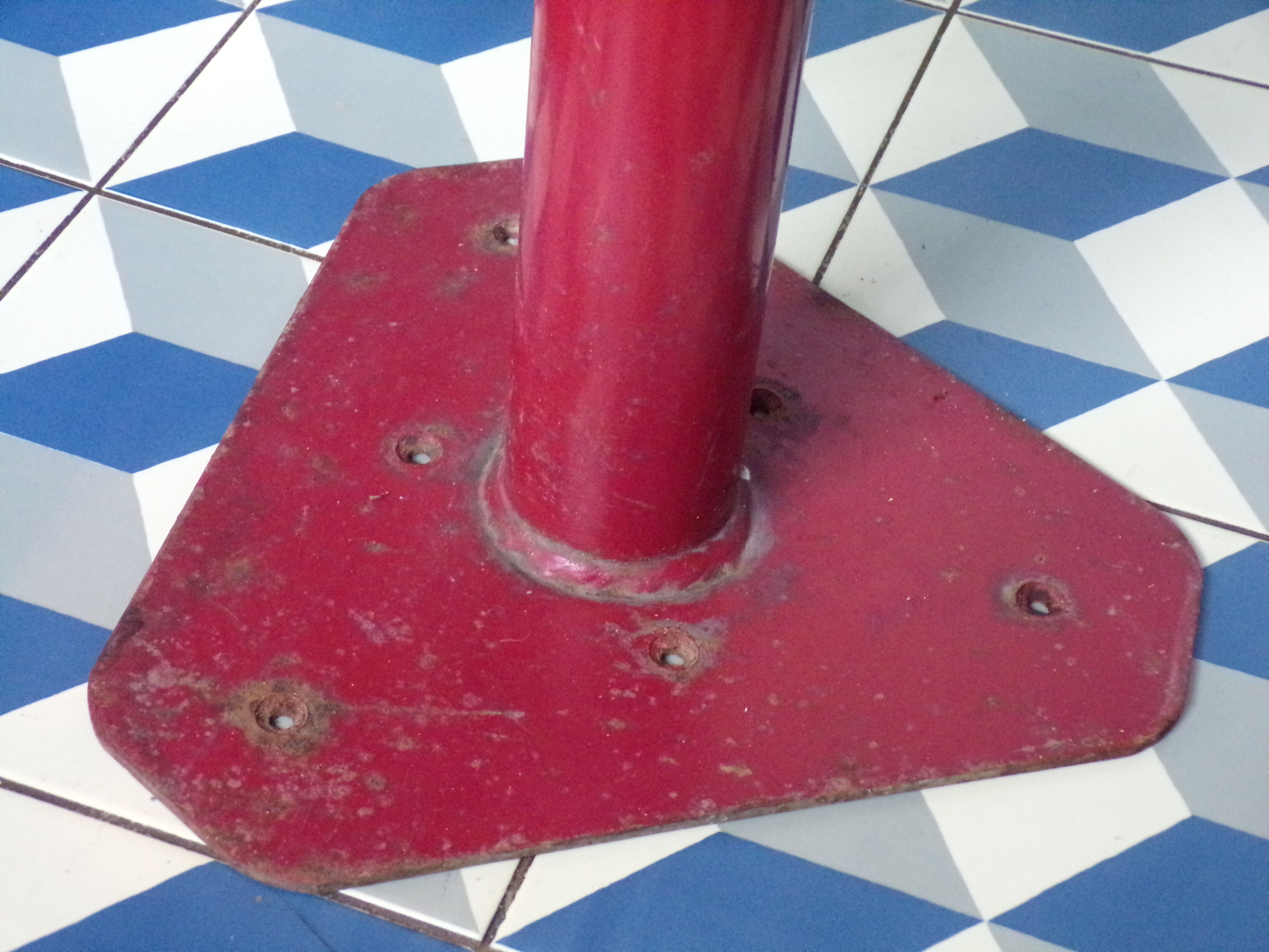 Pair of fixed bar stools