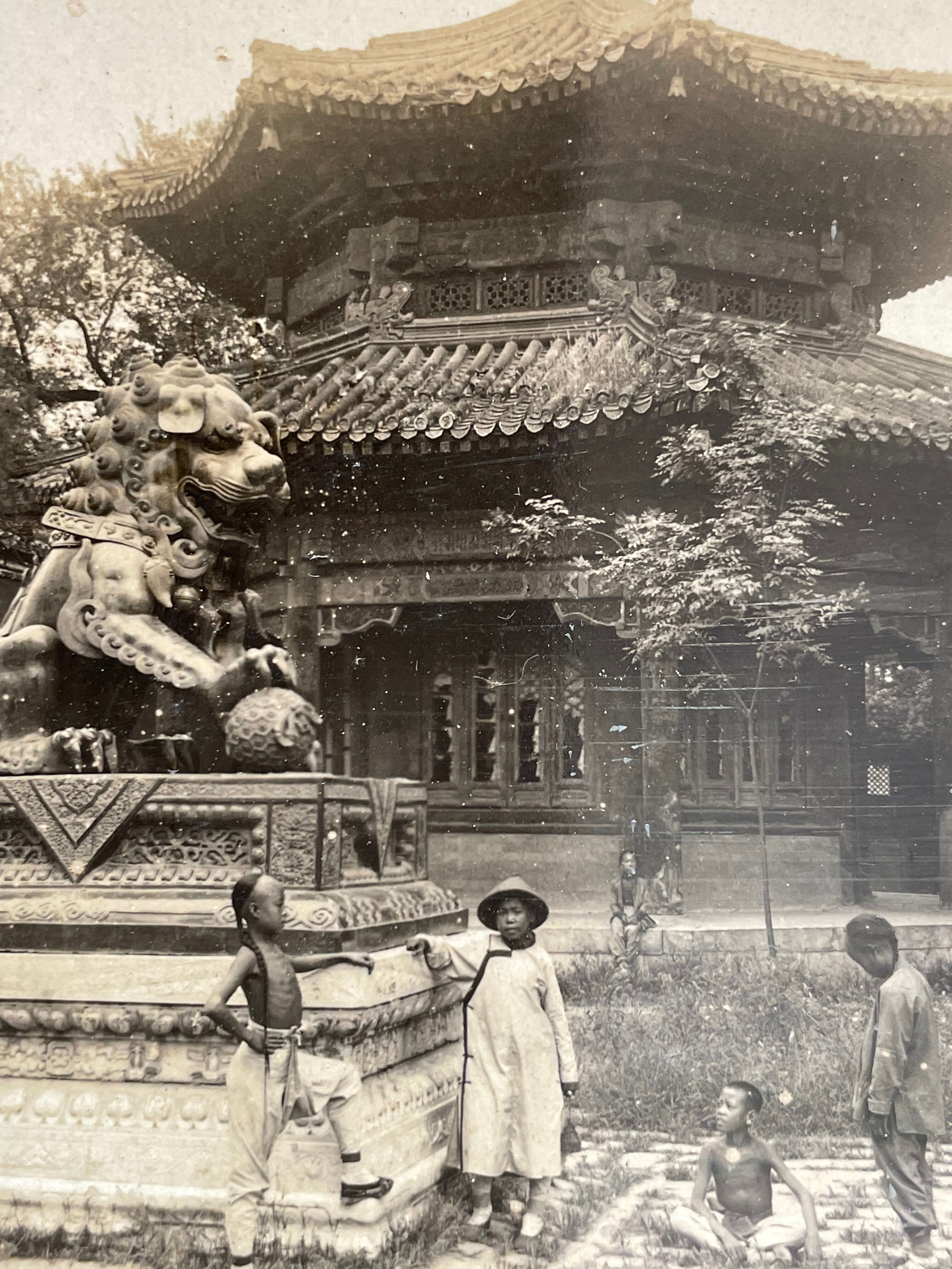 Old photography stereo, stereograph, luxury albumine 1903 Lama Temple, Beijing, China