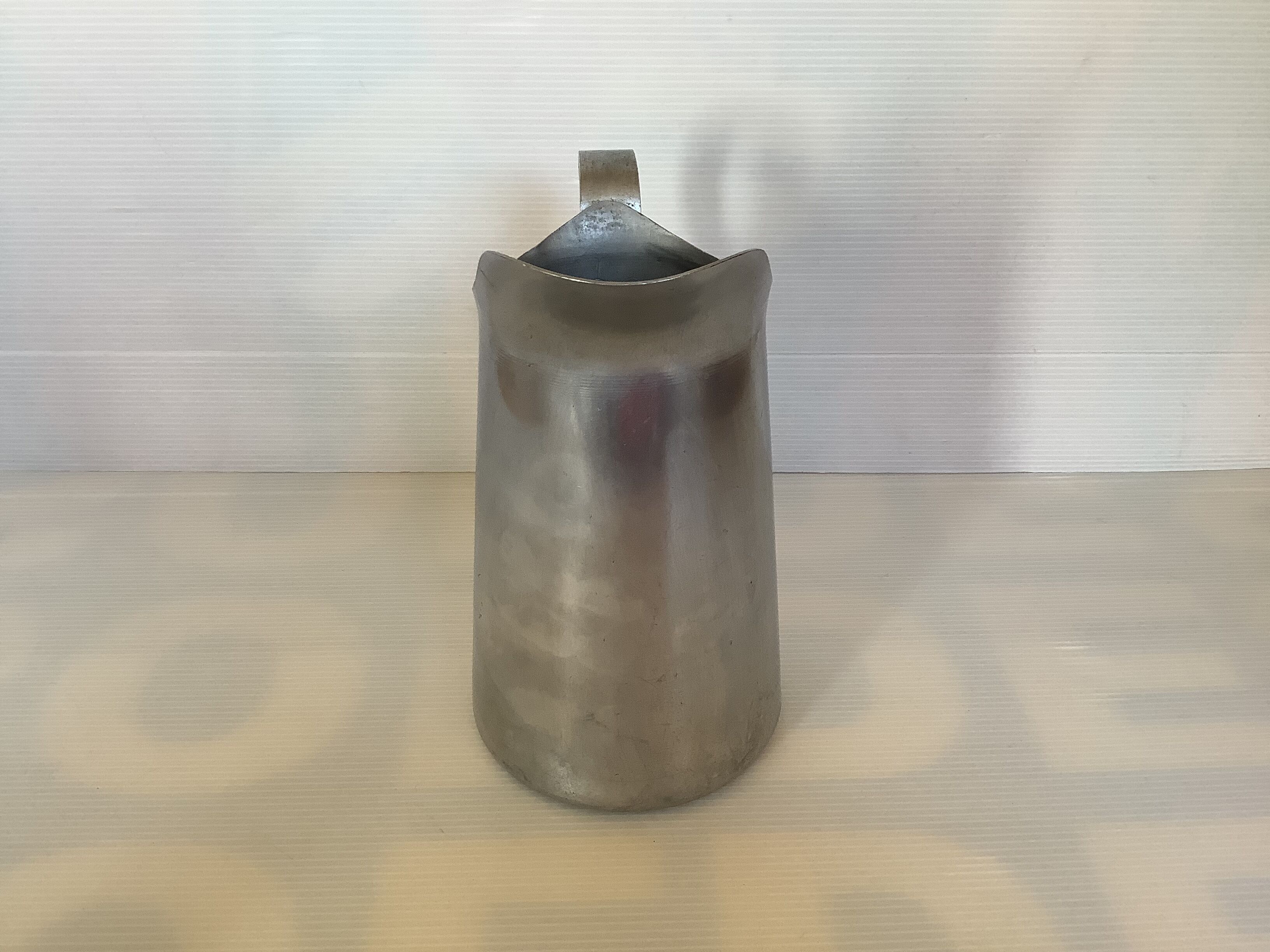 Ancien pichet aluminium tournus unis France