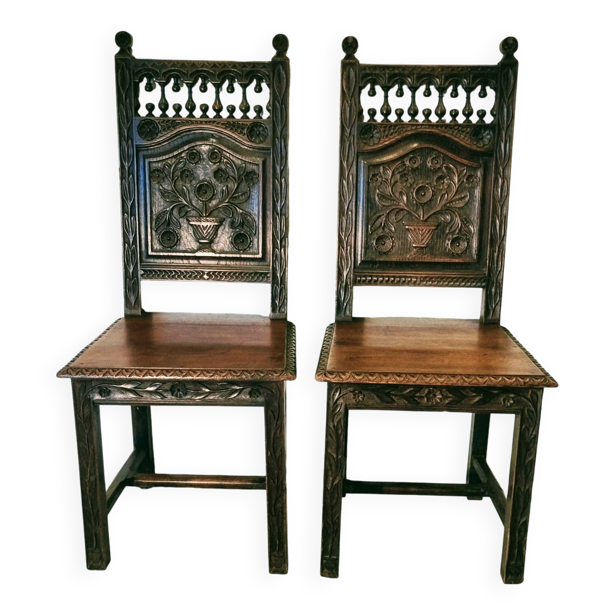 Pair of Breton chairs from the late 19th century.