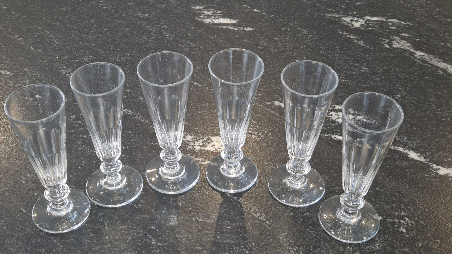 Ensemble de 6 flûtes à champagne en cristal
