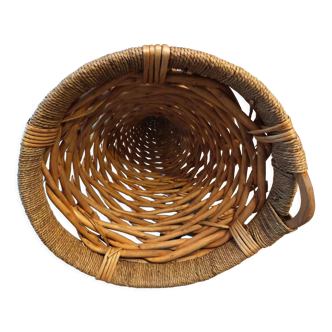 Wicker cornucopia