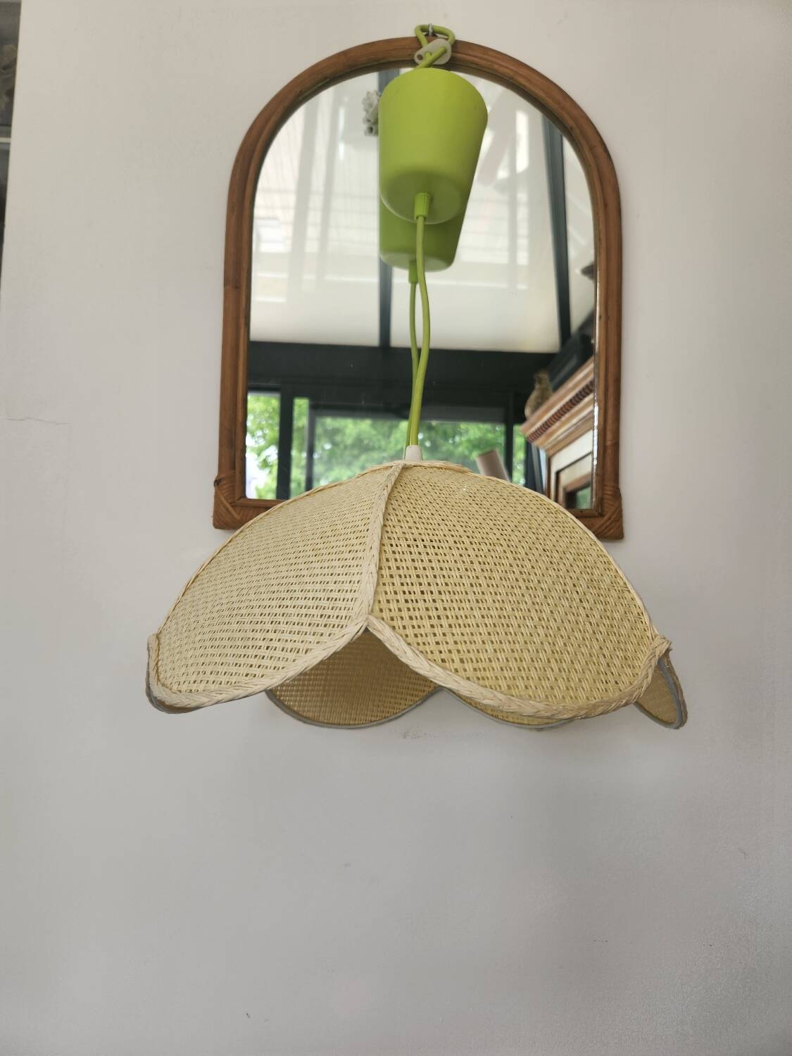 Flower suspension: vintage