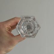 bougeoir en verre taillé transparent