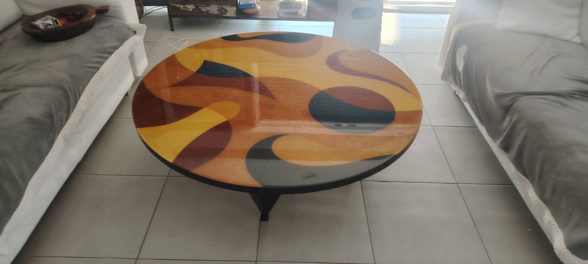 Vintage round coffee table Doug Pringle