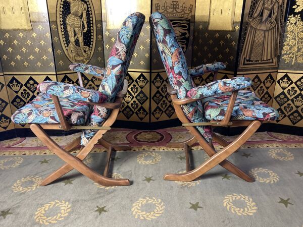 Paire de fauteuils poly confort et 1 repose- pieds