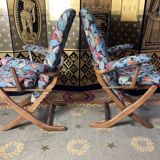Paire de fauteuils poly confort et 1 repose- pieds